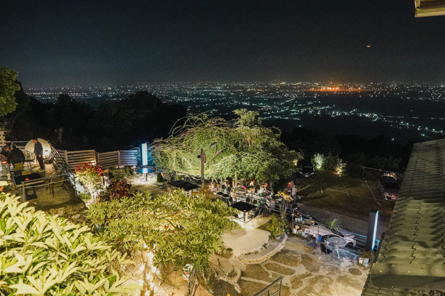 高雄夜景約會泡茶推薦屋頂茶館-大崗山！超美必去