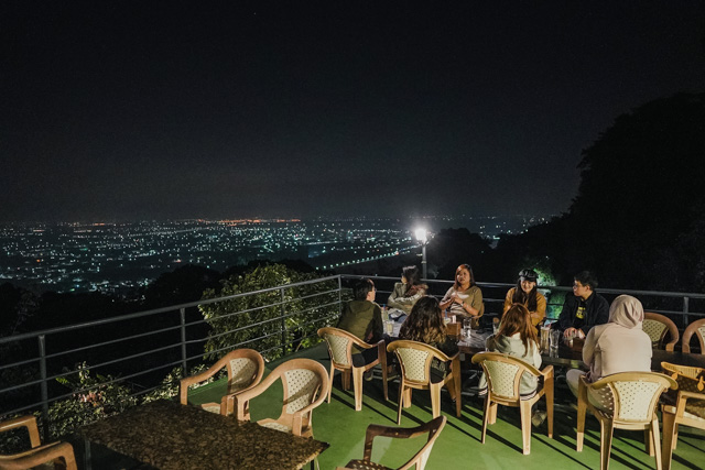 高雄夜景約會泡茶推薦屋頂茶館-大崗山！超美必去